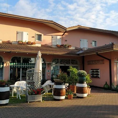 Hotel Ristorante Alla Campagna San Giovanni Lupatoto Exteriör bild