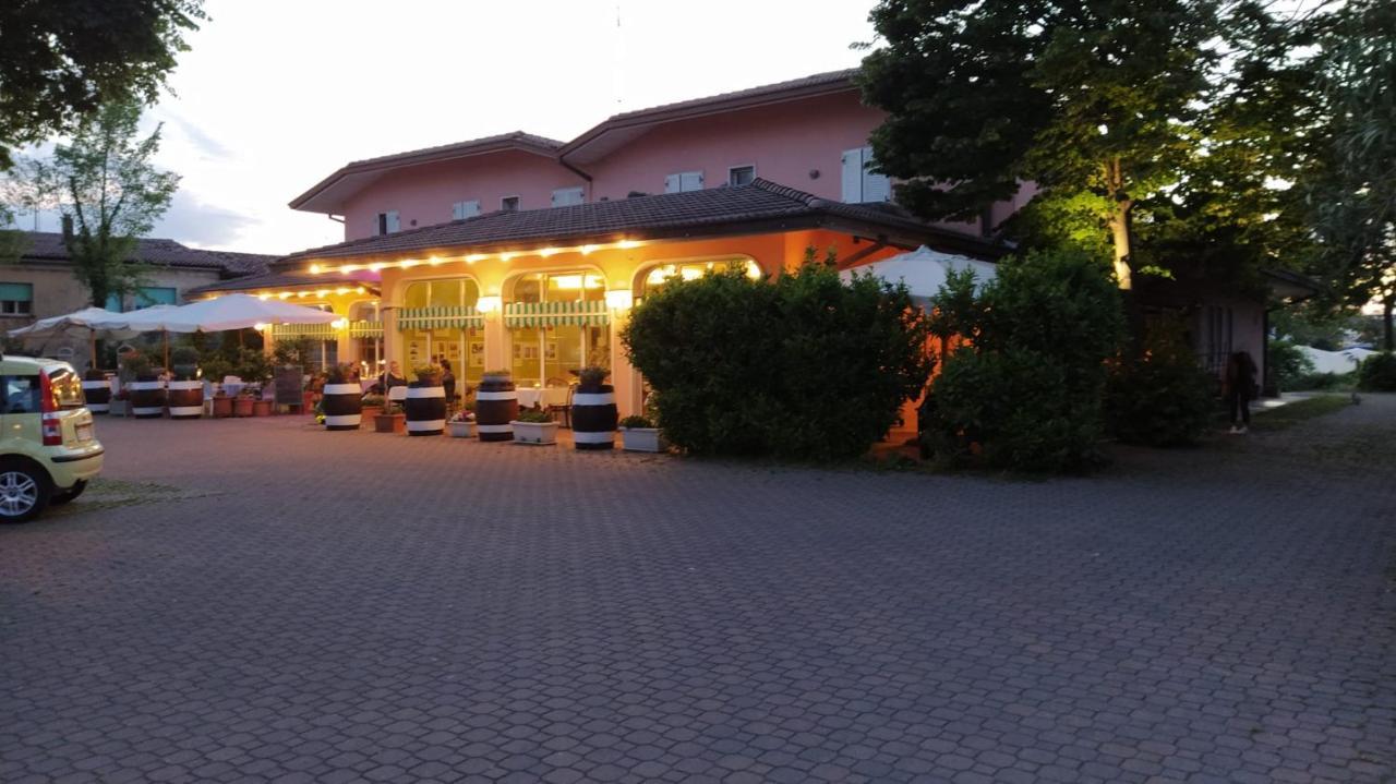 Hotel Ristorante Alla Campagna San Giovanni Lupatoto Exteriör bild