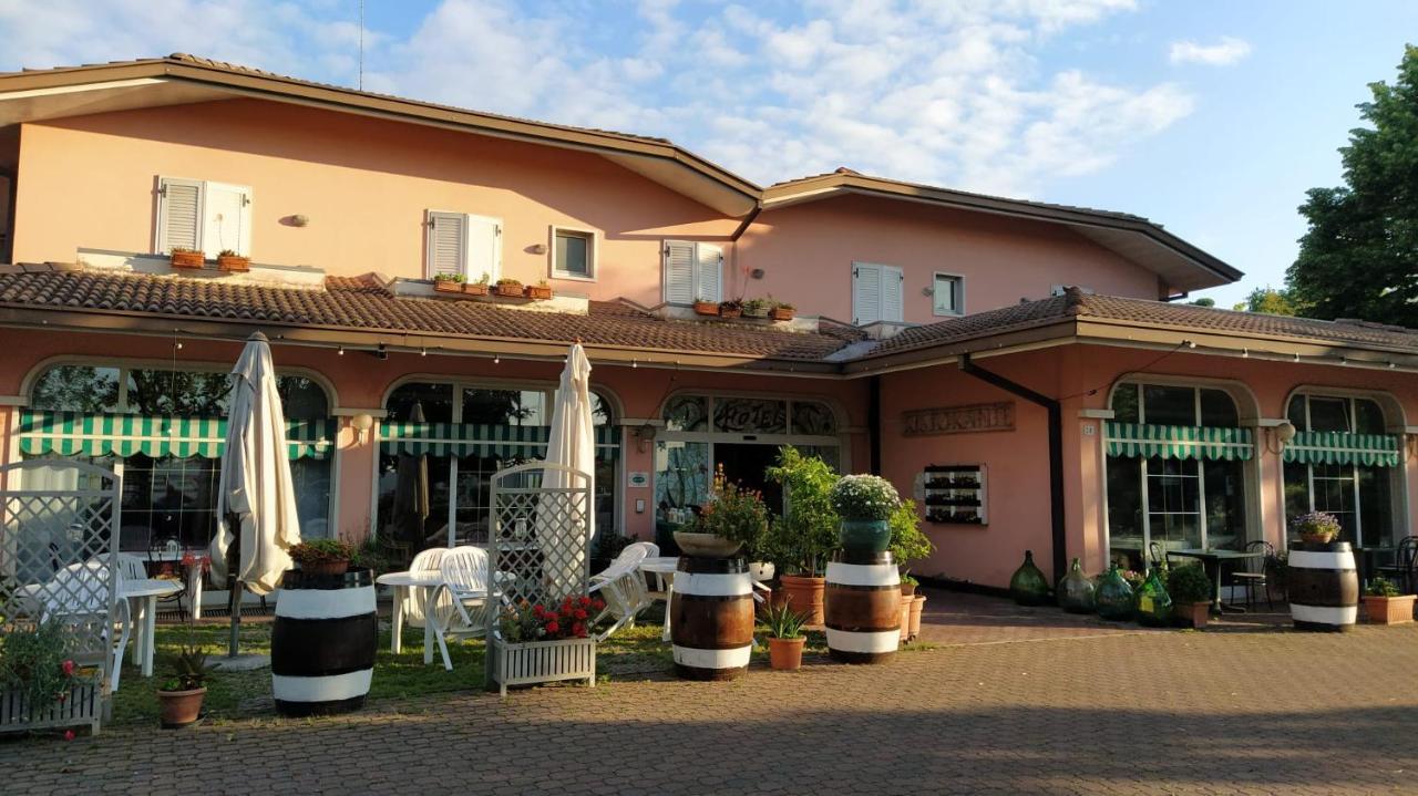 Hotel Ristorante Alla Campagna San Giovanni Lupatoto Exteriör bild