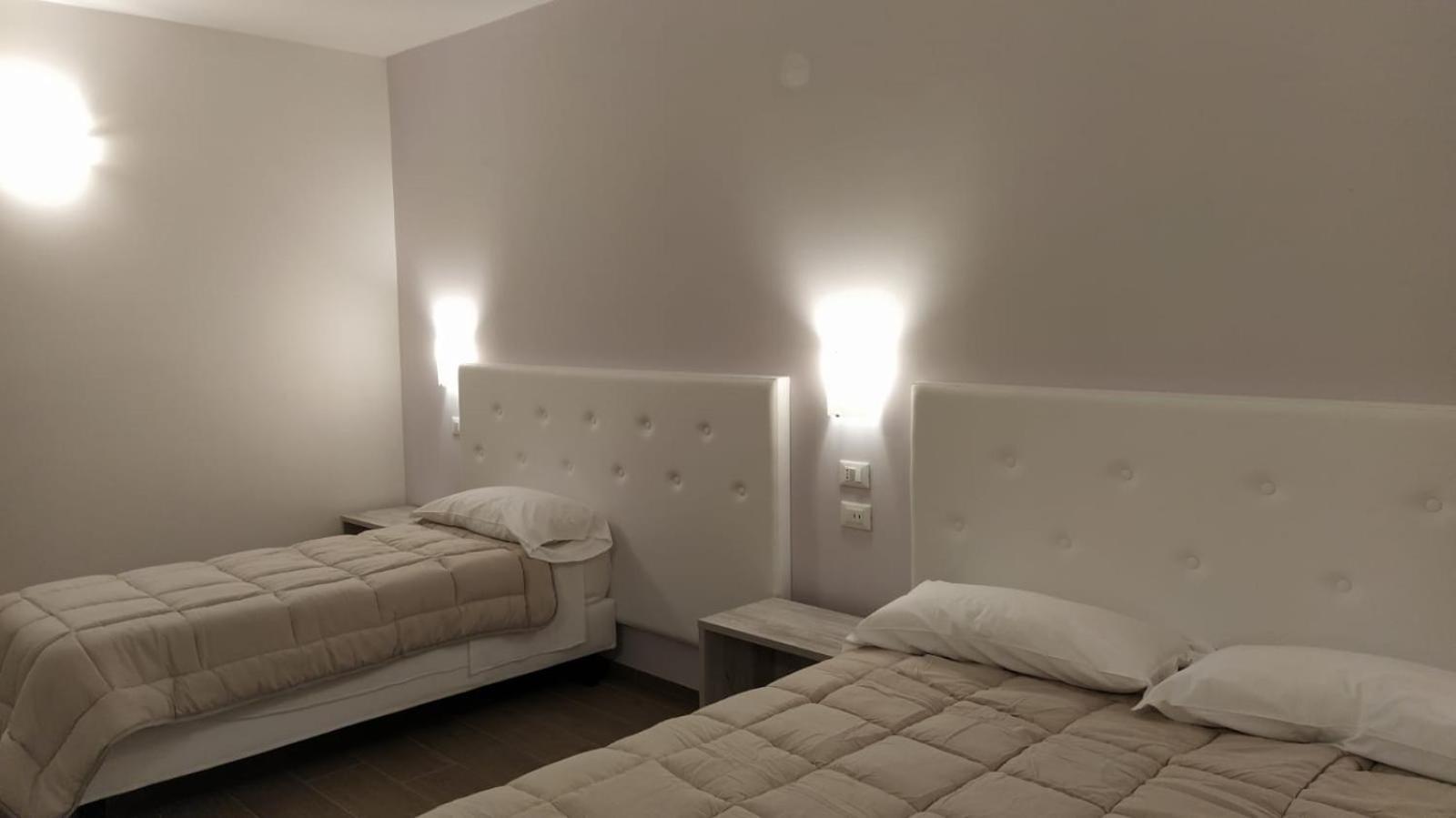 Hotel Ristorante Alla Campagna San Giovanni Lupatoto Exteriör bild