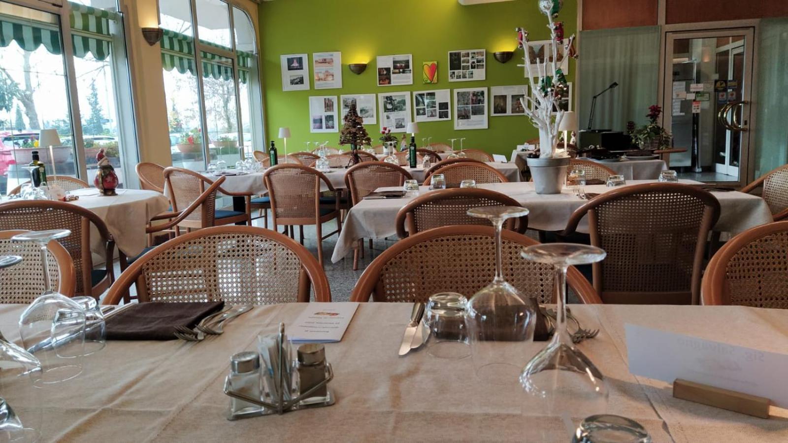 Hotel Ristorante Alla Campagna San Giovanni Lupatoto Exteriör bild