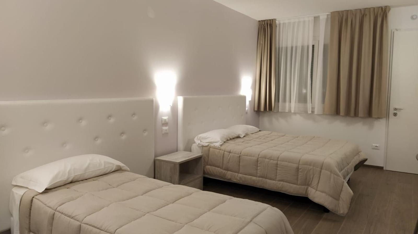 Hotel Ristorante Alla Campagna San Giovanni Lupatoto Exteriör bild