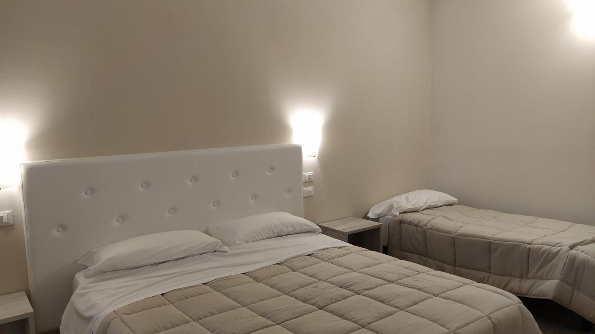Hotel Ristorante Alla Campagna San Giovanni Lupatoto Exteriör bild