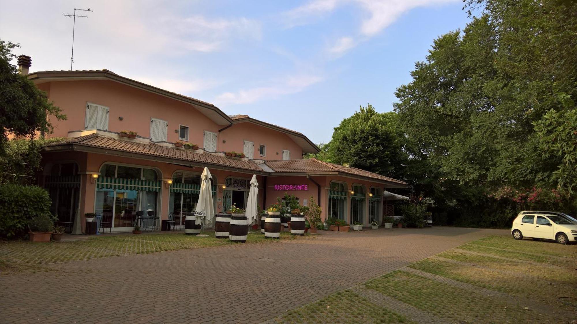 Hotel Ristorante Alla Campagna San Giovanni Lupatoto Exteriör bild