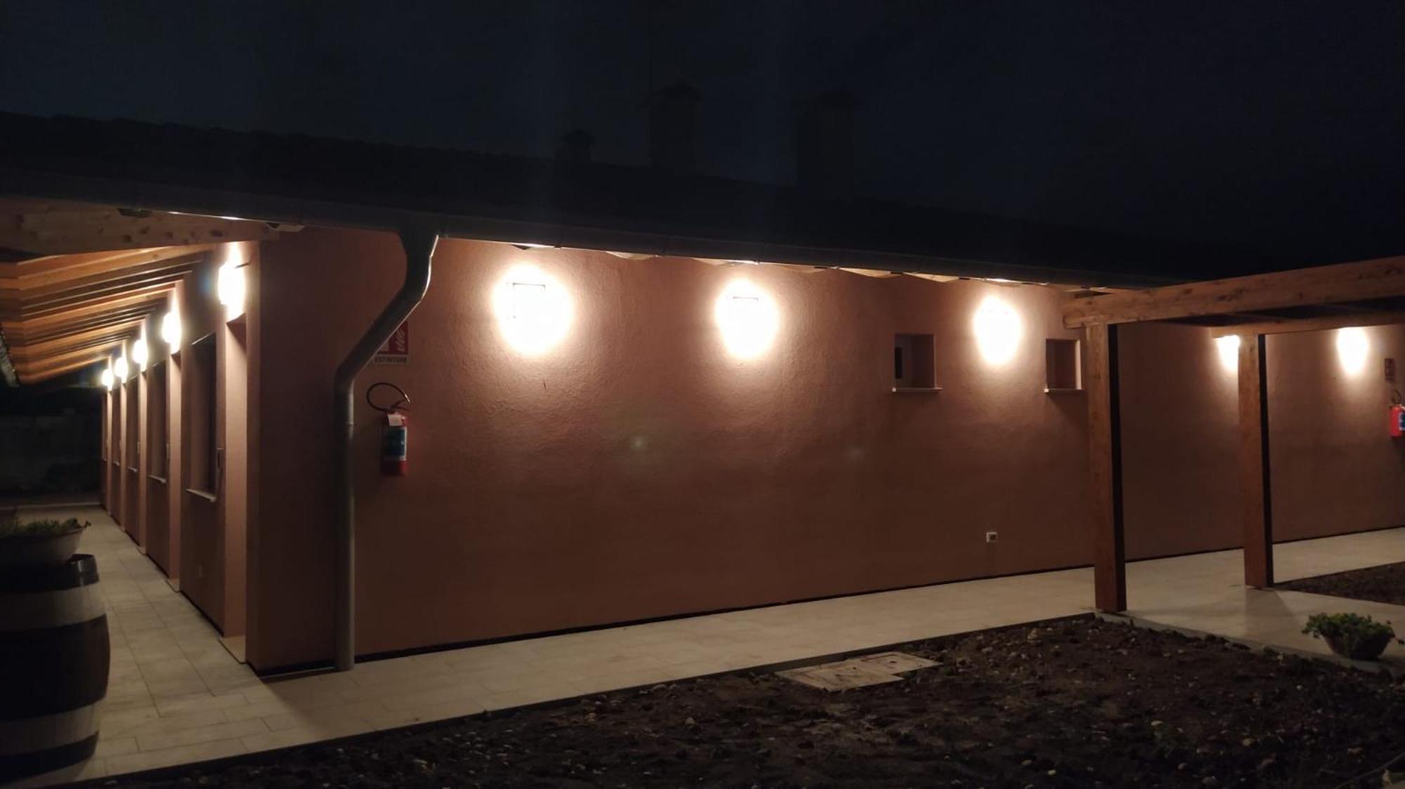 Hotel Ristorante Alla Campagna San Giovanni Lupatoto Exteriör bild