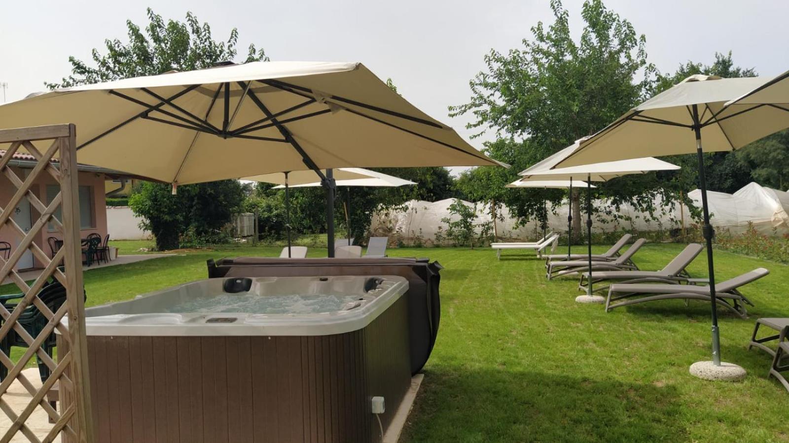 Hotel Ristorante Alla Campagna San Giovanni Lupatoto Exteriör bild