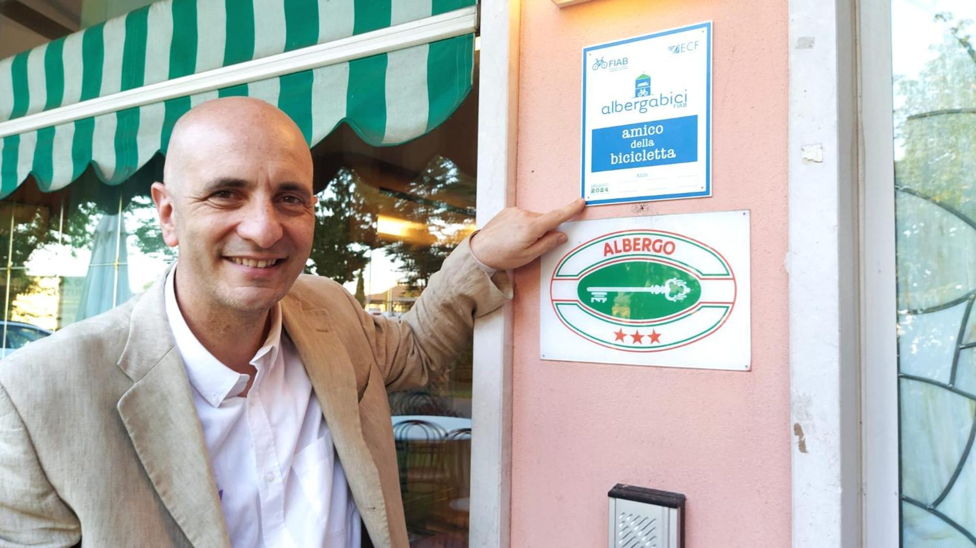 Hotel Ristorante Alla Campagna San Giovanni Lupatoto Exteriör bild