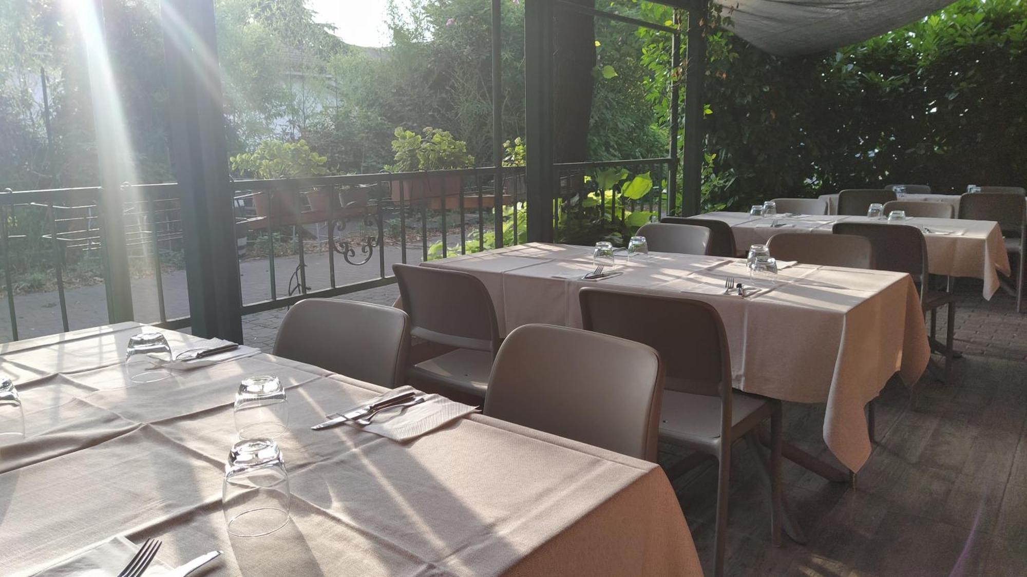 Hotel Ristorante Alla Campagna San Giovanni Lupatoto Exteriör bild